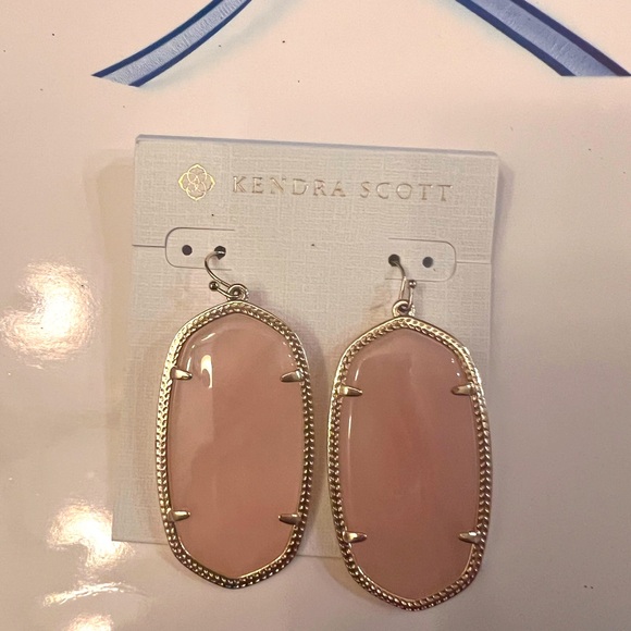 Kendra Scott Danielle earrings - Picture 2 of 2